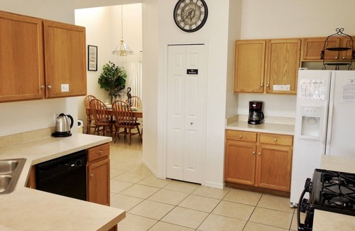 Crescent Lakes Villa | Family-Friendly Villa with Pool & Lake Views Near Attractions
