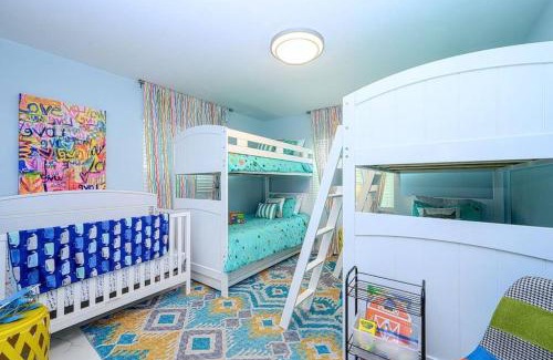 Central Naples House | Inviting Family Retreat with Pool, Spa & Ocean View