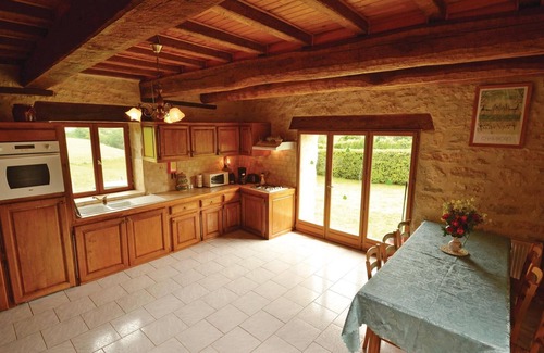 La Chapelle-Saint-Jean House | Welcoming 3 Bedroom Retreat in La-Chapelle-Saint-Jean