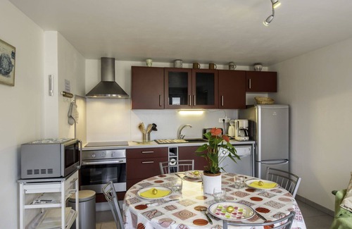 Saint-Pierre-en-Port House | Inviting Oceanfront Villa for 4 Guests with Spa and Parking