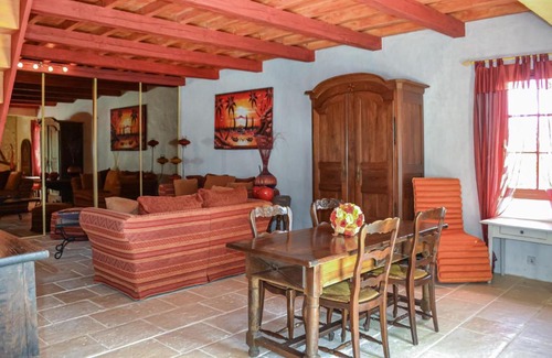 Saint-Quentin-de-Caplong House | Inviting 2-Bedroom Retreat in St. Quentin de Caplong