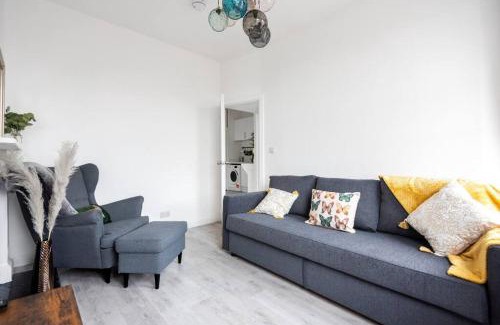 Twickenham Riverside Apartment | Hidden Gem in Twickenham: Family-Friendly Retreat