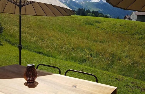 Lauenen Apartment | Stunning Gstaad Apartment With Mountain Views