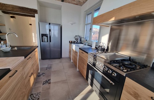 Nizza Monferrato Villa | Inviting Villa with Infinity Pool and Ocean Views in Nizza Monferrato