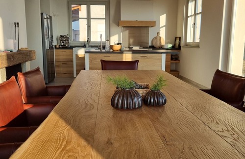 Nizza Monferrato Villa | Inviting Villa with Infinity Pool and Ocean Views in Nizza Monferrato