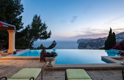 San Sebastian Apartment | Stunning Hilltop Villa with Infinity Pool and Perfect Views