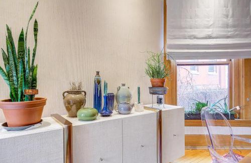 Uptown Apartment | Historic Home in Downtown - Family-Friendly & Guest Rated 8/10