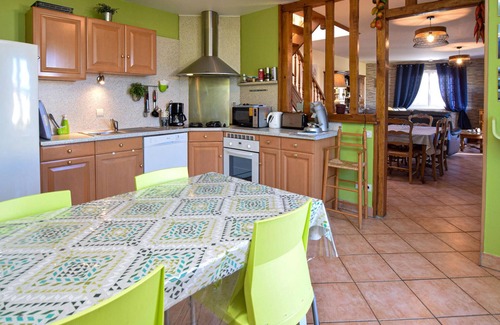 Criquetot-lʼEsneval House | Relax in a Cozy Vacation Home with Spa and Pet-Friendly Perks