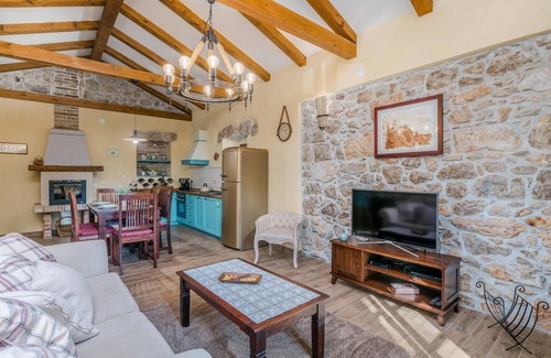 Sveti Vid Dobrinjski House | Quaint Stone House Retreat in Scenic Krk Village