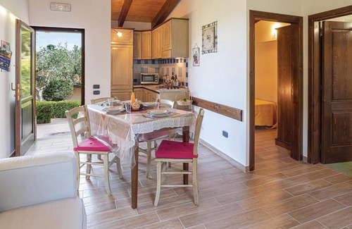 Laureana Cilento House | Cozy 1 Bedroom Retreat in Laurena Cilento with Pool