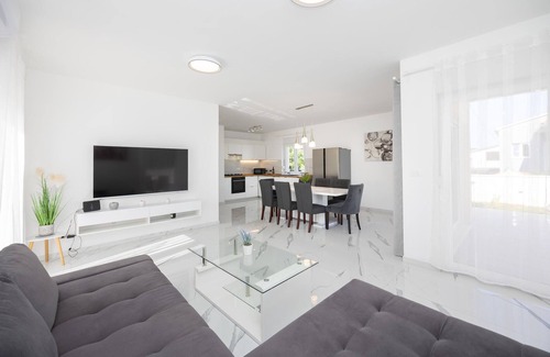 Primorski Dolac House | Relaxing Getaway with Pool and Family-Friendly Amenities