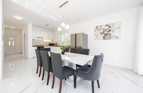 Primorski Dolac House | Relaxing Getaway with Pool and Family-Friendly Amenities