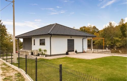 Seliste Dreznicko House | Family-Friendly 3 Bedroom Home with Hot Tub in Seliste Dreznicko