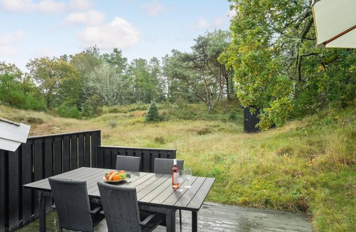 Skiveren House | Pet-Friendly 3 Bedroom Retreat with Oceanfront Views in Ålbæk