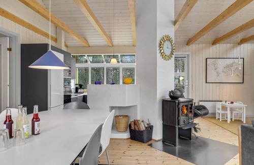Pedersker House | Spacious 4 Bedroom Retreat with Oceanfront Views in Aakirkeby