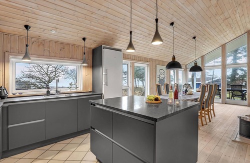 Oster Somarken House | Enjoy Oceanfront Bliss with Scenic Views and Pet Friendly Stay