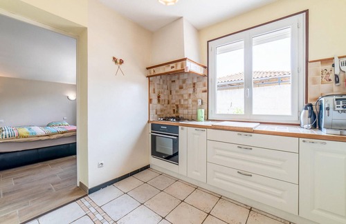 Bassan House | Guest Rated 10/10: 4 Bedroom Retreat in Bassan