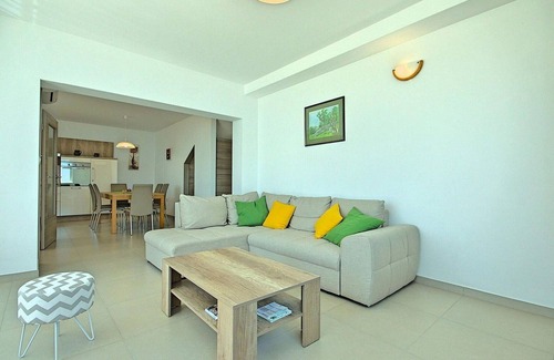 Zagore House | Impressive 6 Bedroom Retreat with Ocean View in Brsec