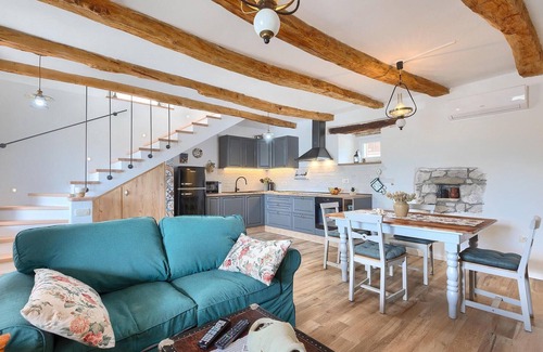 Buzet House | Enchanting Villa Retreat in Medieval Buzet with Pool