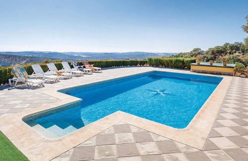 Constantina House | Beautiful 4 Bedroom Stay with Private Pool in Constantina