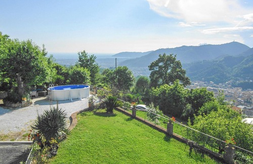 Carrara House | Family-Friendly 4 Bedroom Retreat in Codena with Pool