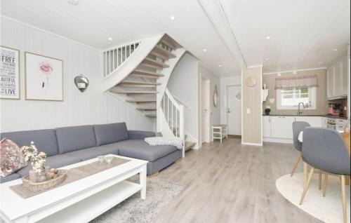 Eidsvag House | Inviting Oceanfront Home in Eidsvg, Romsdal with Kitchen