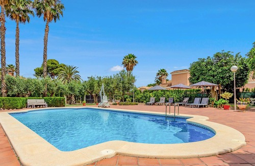 Elche House | Inviting Vacation Home with Private Heated Outdoor Pool