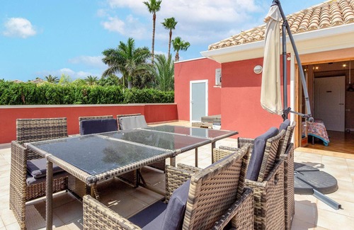 Elche House | Inviting Vacation Home with Private Heated Outdoor Pool