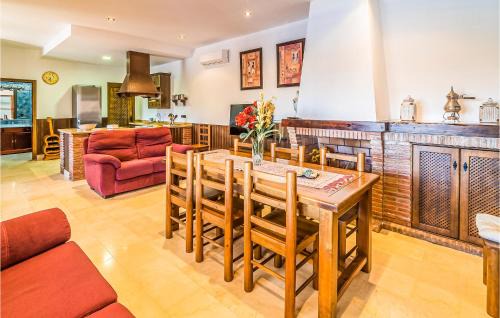 Las Lagunillas House | Charming Retreat in Priego De Cordoba with Pool & Wifi