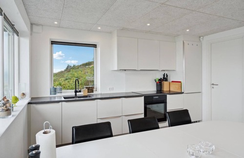 Esbjerg House | Comfortable 2 Bedroom Getaway with Oceanfront Views