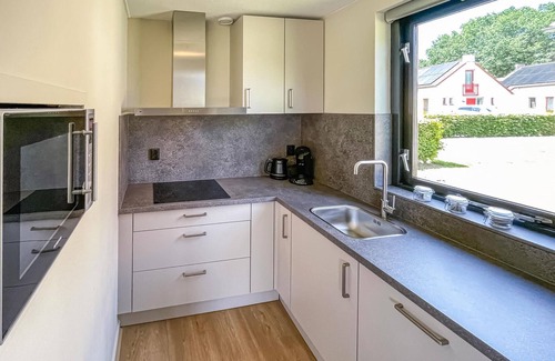 Ewijk House | Family-Friendly 3 Bedroom Stay with Lake View in Ewijk