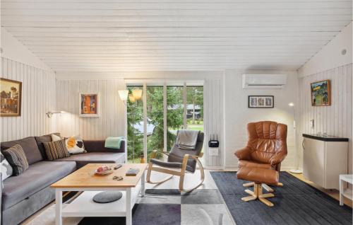 Farvang House | Comfortable Retreat in Fårvang with Family Kitchen Access