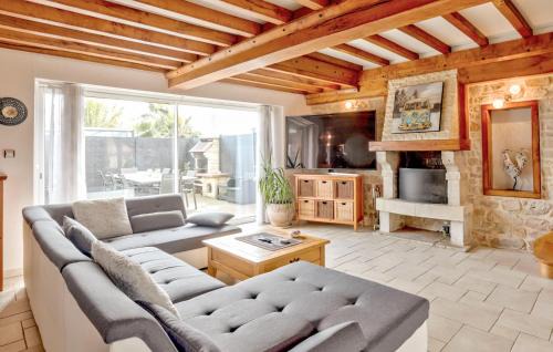L'Etang-Bertrand House | Cozy Getaway at Nice Home in Létang-Bertrand with Pool