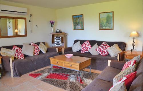 Saint-Pierre-sur-Orthe House | Delightful 4 Bedroom Home in Saint-Pierre-sur-Orth