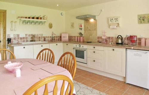 Saint-Pierre-sur-Orthe House | Delightful 4 Bedroom Home in Saint-Pierre-sur-Orth
