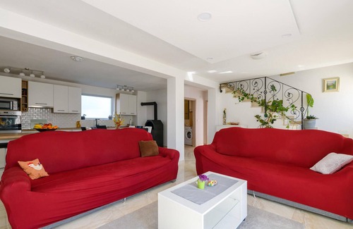 Debeljuhi House | Relaxing Getaway in a Modern Cottage Near Nature - 10/10 Rated