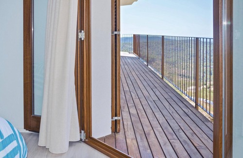 Galilea House | Spacious 3-Bedroom Retreat with Private Pool in Galilea