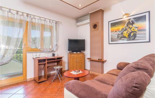 Gologoricki Dol House | Cozy Home in Gologoricki Dol with Pool and Pet-Friendly Perks