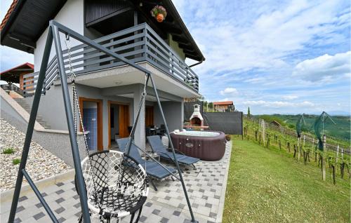 Veliko Trgovisce House | Family-Friendly Retreat in Veliko Trgovisce with Hot Tub