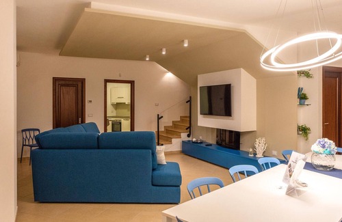 Sangineto House | Spacious 6-Bedroom Retreat in Beautiful Sangineto Lido