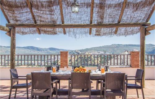 Iznajar House | Idyllic Retreat in Iznájar with Pool and Sea Views