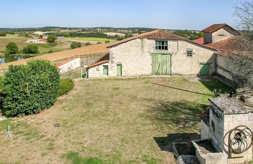 Juignac House | Spacious 4-Bedroom Retreat with Pool in Juignac