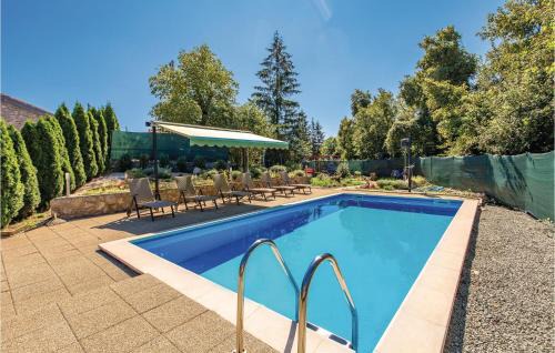 Veli Brgud House | Inviting Home in Jurdani with Pool & Pet-Friendly Amenities