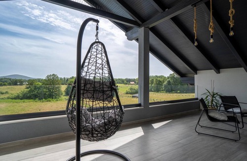 Gospic House | Relaxing Getaway near Kruscicko Lake with Pool & Spa
