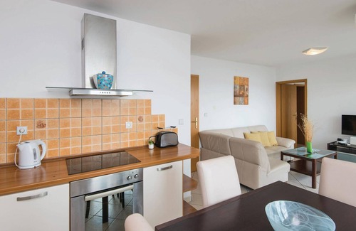 Cove Tri Zala (Zrnovo) House | Unforgettable 9 Bedroom Retreat in Kuciste with Ocean Views