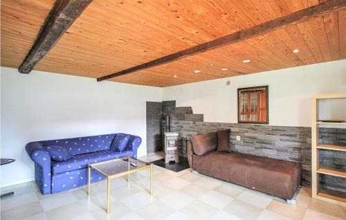 Loberod House | Inviting Home in Lberd with Kitchen & Family-Friendly Amenities