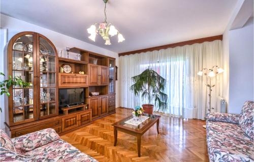 Rogocana House | Discover a Cozy Home in Labin with Pool & Wifi