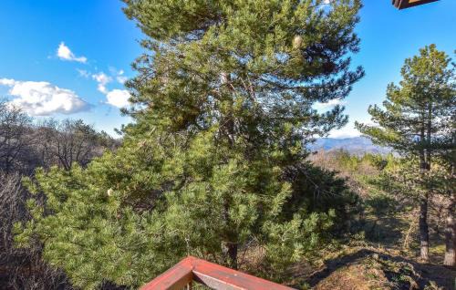 Linguaglossa House | Cozy Home in Linguaglossa with Wifi & Pet-Friendly Amenities
