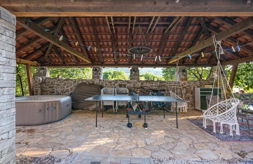 Gradina House | Spacious 4 Bedroom Retreat with Private Pool in Lozovac