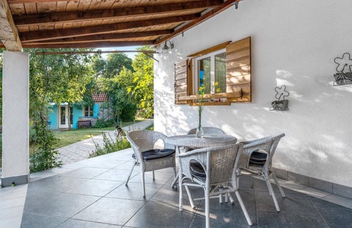 Gradina House | Spacious 4 Bedroom Retreat with Private Pool in Lozovac